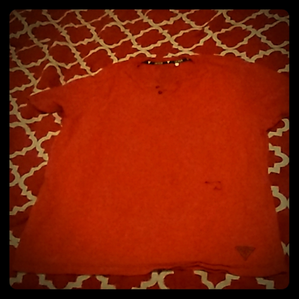 Guess v-neck t-shirt